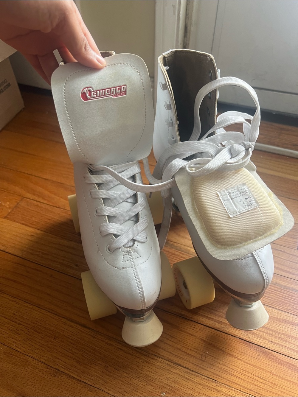Chicago Skates White Classic Roller Skates - Picture 6 of 8